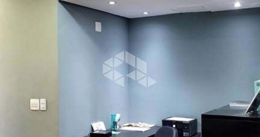 Sala comercial a venda de 48m² no bairro Petrópolis