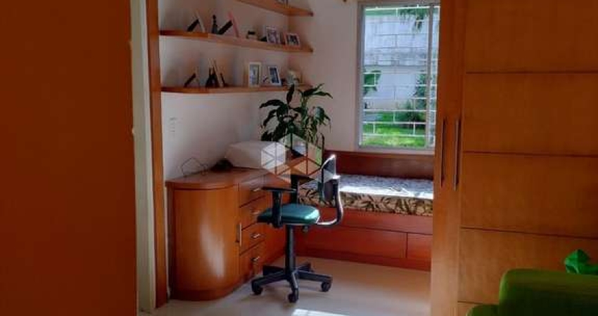 Apartamento 2 dormitórios, 1 vaga de garagem escriturada, no Bairro Jardim Carvalho, em Porto Alegre/RS