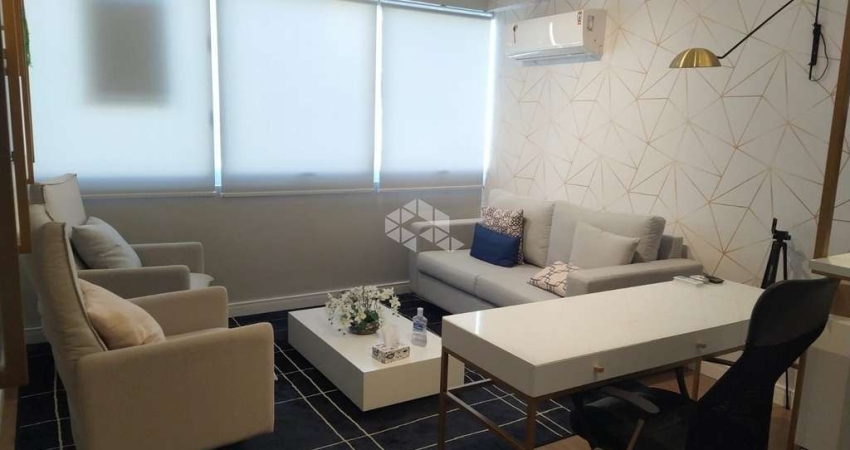 Sala Comercial com 38m² mobiliada na Coronel Vicente .
