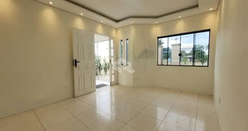 Linda casa 2 dormitórios com piscina e espaço com churrasqueira em Canoas