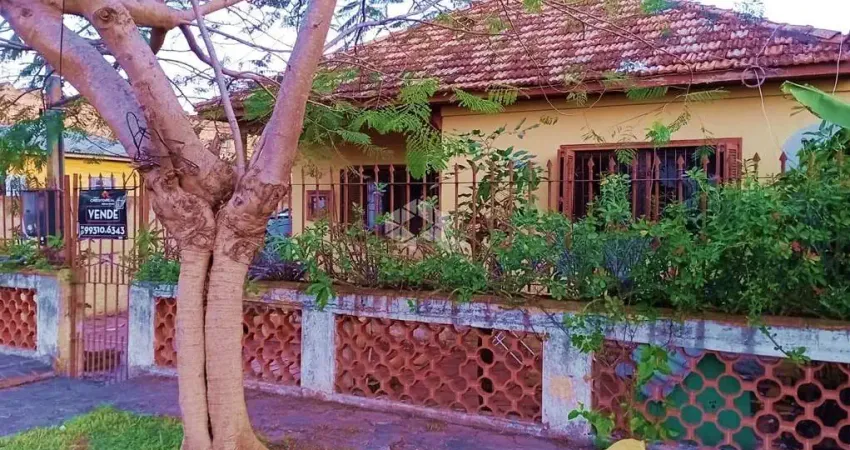 Casa com 3 quartos à venda na Rua Campos Sales, 349, Niterói, Canoas