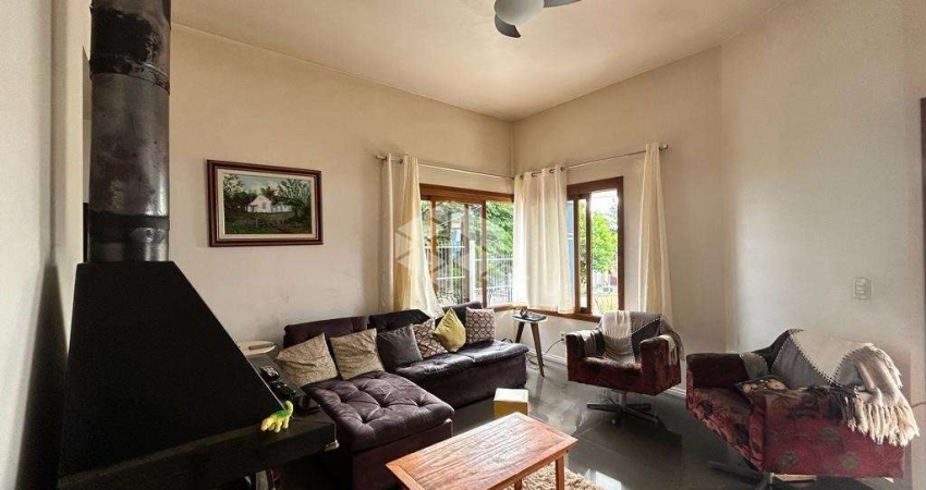 Excelente casa de 3 dormitórios próximo ao Parque da Cruz!