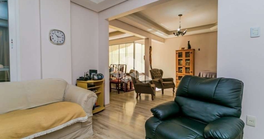 Apartamento de 113m2, living em 3 ambientes cercado por jardim de inverno