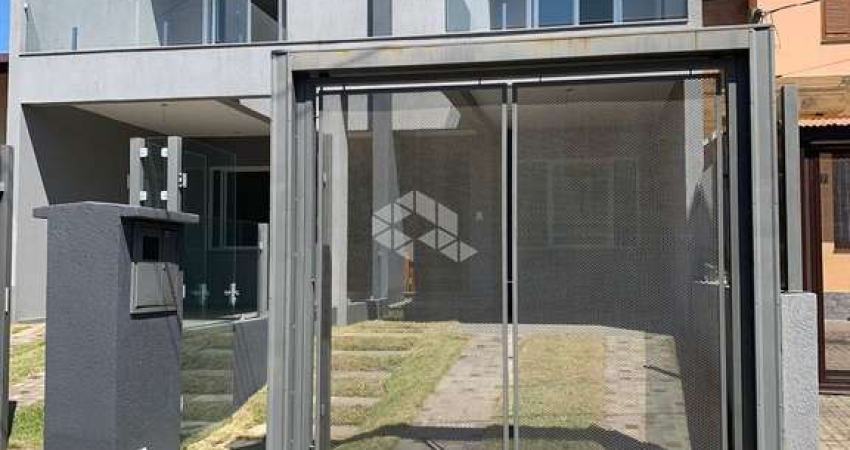 Casa de 3 dormitórios, suíte e 2 vagas para venda no bairro Guarujá!!!