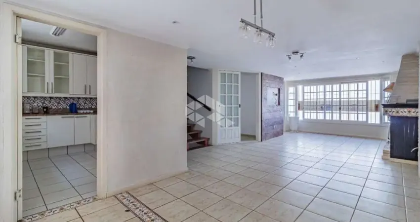 Casa com 03 dormitórios, com 278 m², no bairro Jardim Isabel