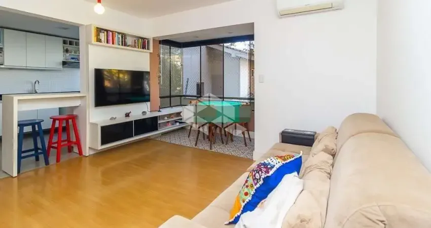 Apartamento de 2 dormitórios com vaga no Bairro Menino Deus próximo ao Nacional Menino Deus