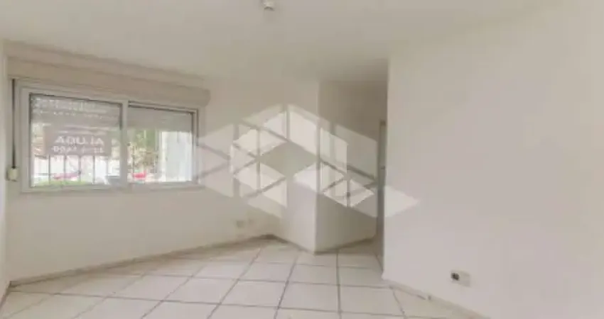 Vende apartamento de 2 dormitórios com 1 vaga de garagem no bairro Humaitá em porto Alegre - RS