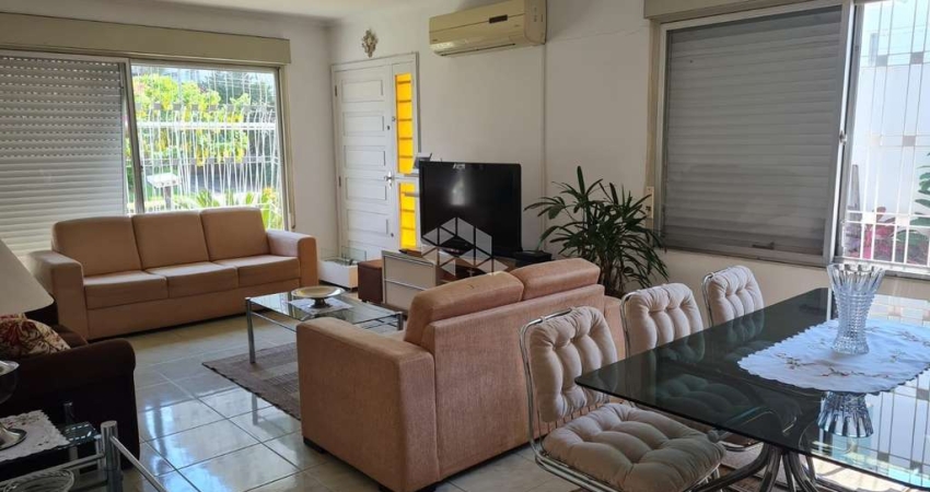 Casa 3 dormitórios, 1 suíte, Jardim Itú Sabará, Porto Alegre