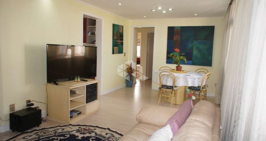 Apartamento com 3 dormitórios, sacada, churrasqueira, vaga no Centro de Canoas
