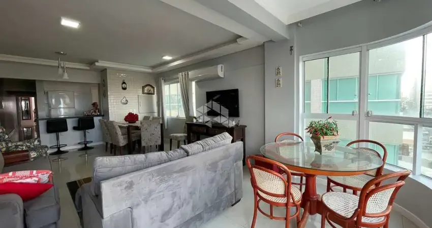 Apartamento mobiliado com 117m² de 03 dormitórios e 02 vagas de garagem em capão da canoa