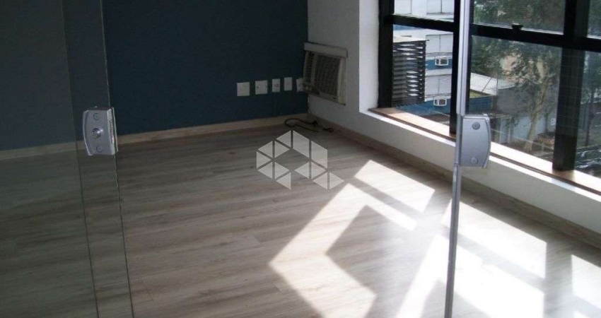 Sala comercial à venda no bairro Petrópolis, rua professor langendonck