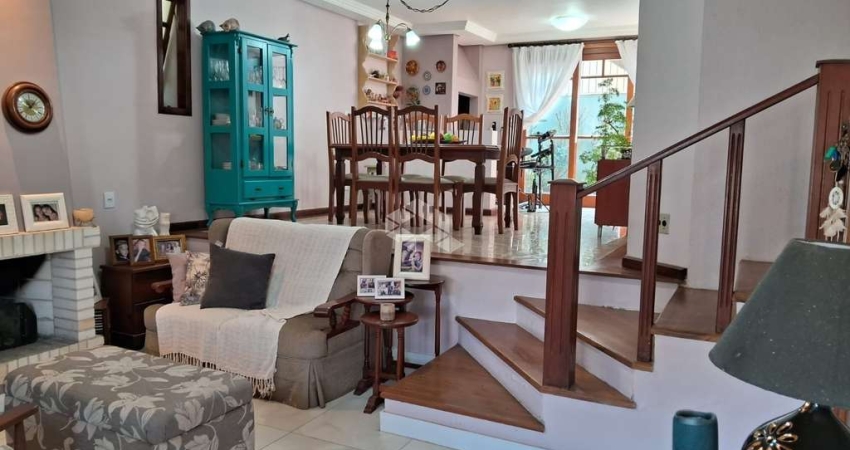 Casa em Condomínio à Venda no Jardim Isabel, Porto Alegre, com 3 Quartos (1 Suíte)