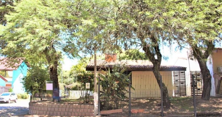 Casa Ampla com pátio, 3 dorm/1 suíte, piscina  ao lado Calçadão de Ipanema