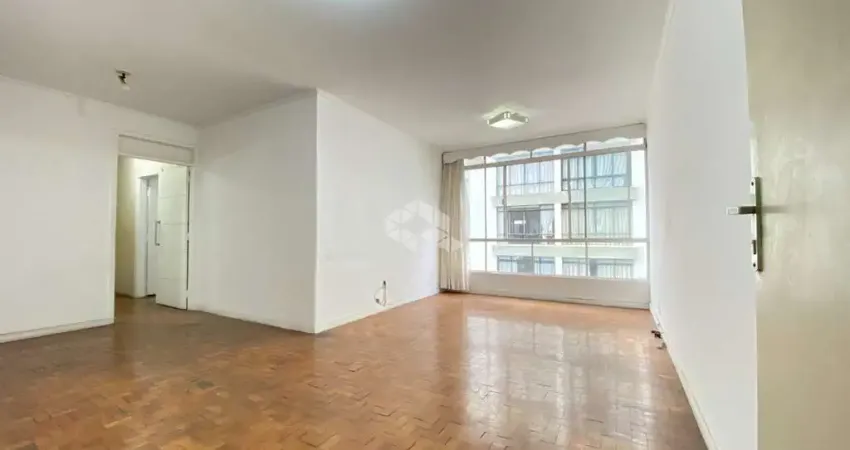 Apartamento à venda na aclimação de 109m², 3 quartos, sendo 1 suíte, e 1 vaga de garagem.