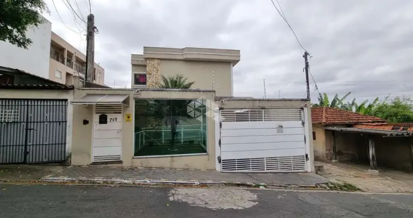 Apartamento á venda em São Miguel Pta. com 2 dormitórios e 1 vaga de garagem.