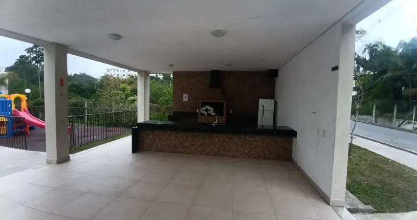 Apartamento e 2 Quartos  1 vaga em condomínio com área de lazer