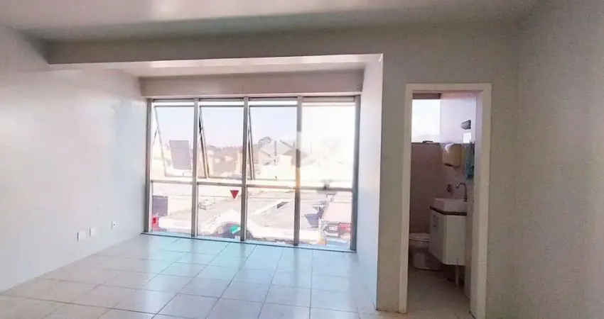 Sala comercial em prédio com 8 salas, 2 por andar no bairro passo da areia. possui autorização da prefeitura para ser transformado em unidade