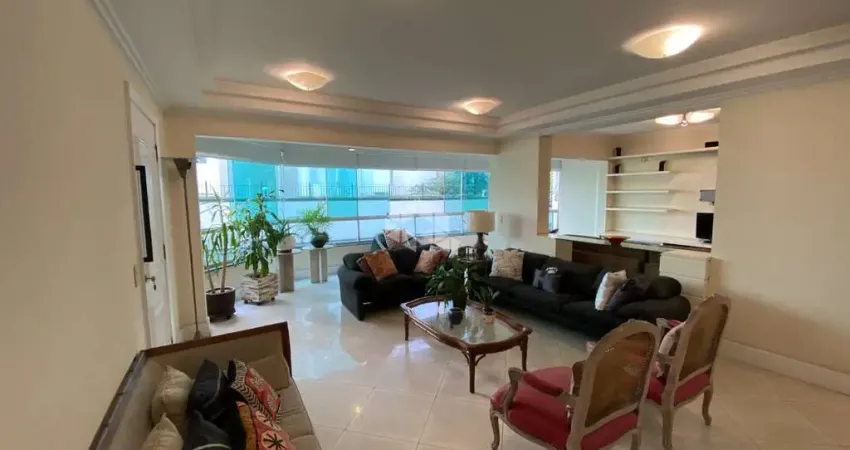 Apartamento à venda no campo belo, com 03 suítes e 03 vagas de garagens.