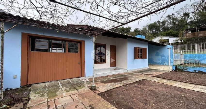 Casa de esquina no bairro Margarida, com 02 dormitórios!