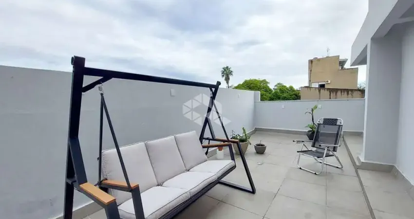 Apartamento garden com 2 dormitórios e 2 terraços e 1 garagem no bairro Farroupilha