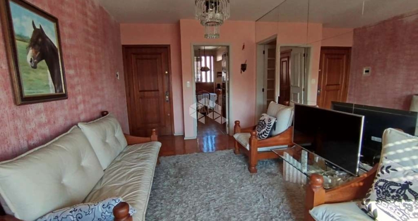 Apartamento 3 dormitórios com 1 suíte e vaga de garagem  Bairro Menino Deus