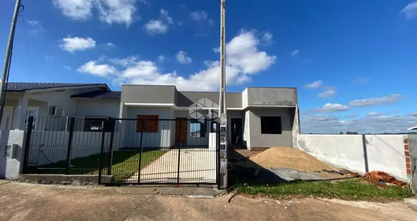 CASA GEMINADA COM EXCELENTE LOCALIZAÇÃO - 02 DORMITÓRIOS
