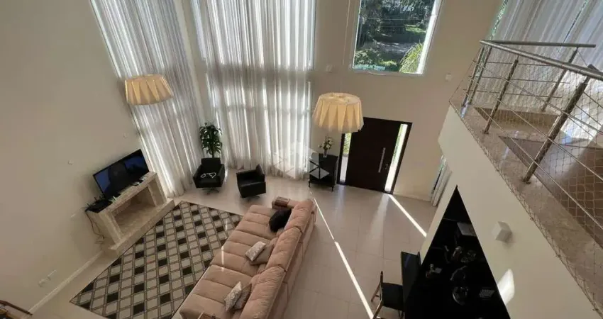 Casa com suíte e piscina em condomínio em Santa Cruz do Sul - 03 dormitórios