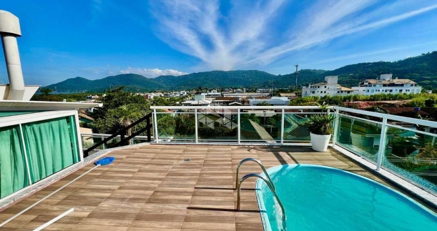 COBERTURA DE 3 QUARTOS (1 SUÍTE) E PISCINA NO CENTRINHO DA LAGOA