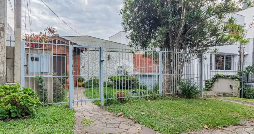 Casa com 3 quartos à venda na Rua Estácio de Sá, 710, Chácara das Pedras, Porto Alegre