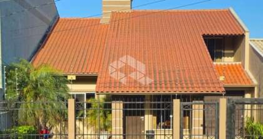 CASA 03 DORMITÓRIOS COM PISCINA BAIRRO ESTANCIA VELHA CANOAS