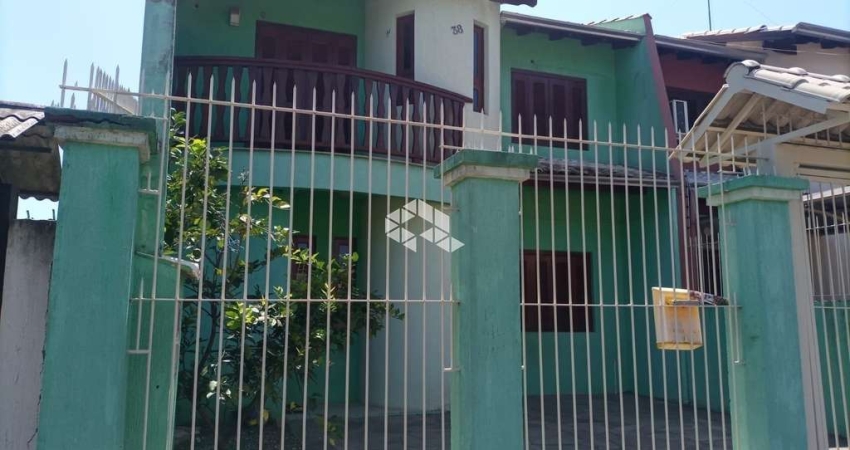 Sobrado com 3 quartos e 2 vagas no bairro Jardim em Sapucaia do Sul