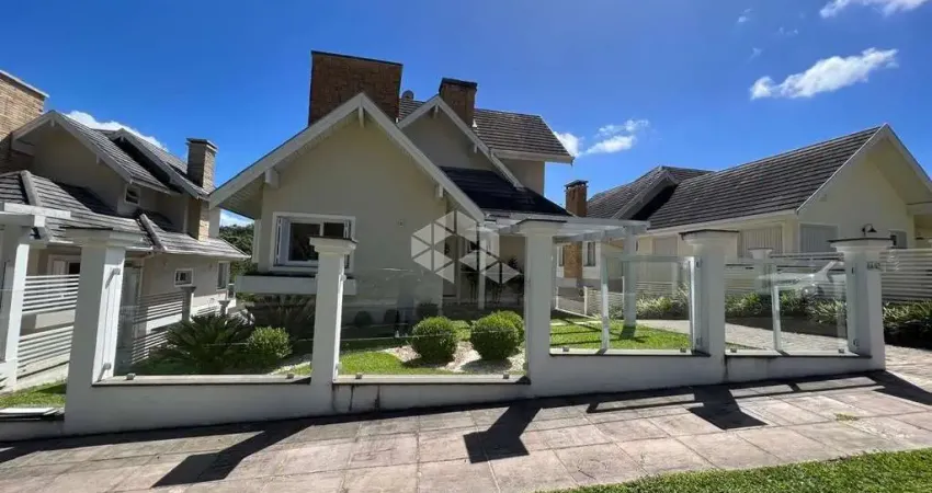 Casa com 279m² privativos, mobiliada, no Vale das Colinas em Gramado