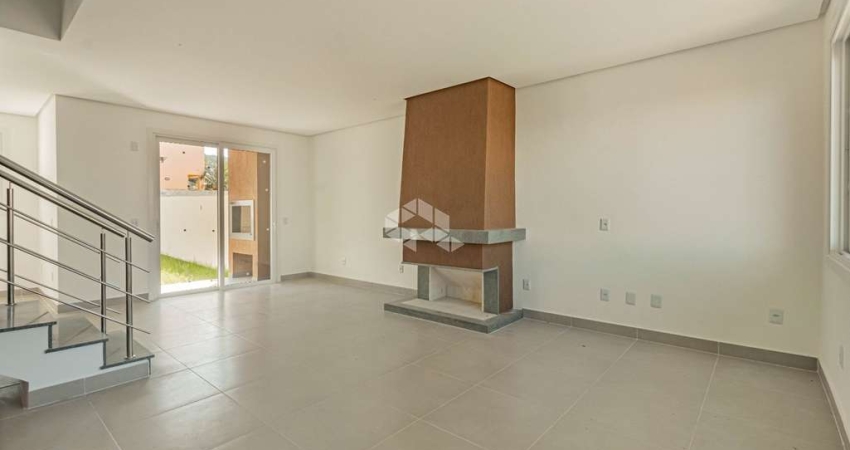 CASA NOVA DE 3 DORMITÓRIOS, PÁTIO E 2 VAGAS NA ZONA SUL