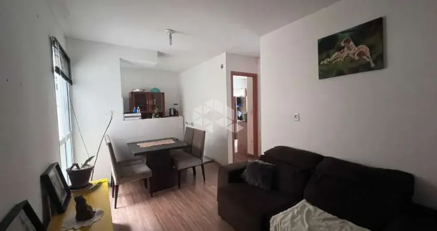 Apto. 2 quartos, 1 banh. sala, coz. 1 vaga no 2° andar, sol nascente.