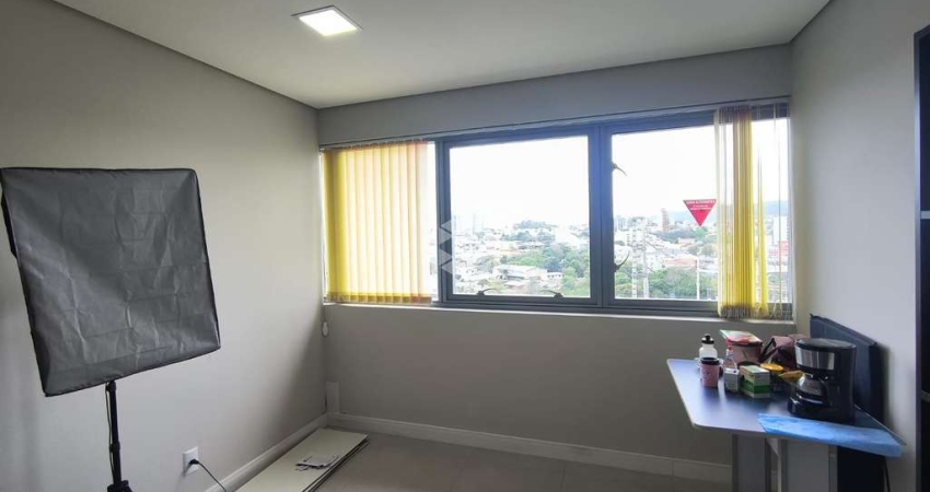 Sala Comercial, 25 m2 priv. ,  empreendimento Icon, próximo ao Strip Center, Porto Alegre/ RS