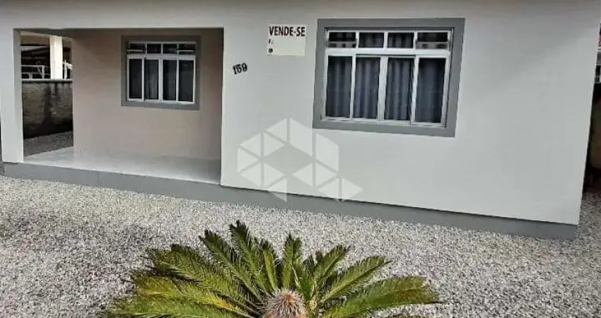 Casa com 3 quartos/dormitórios no bairro Fazenda da Armação, em Governador Celso Ramos- SC