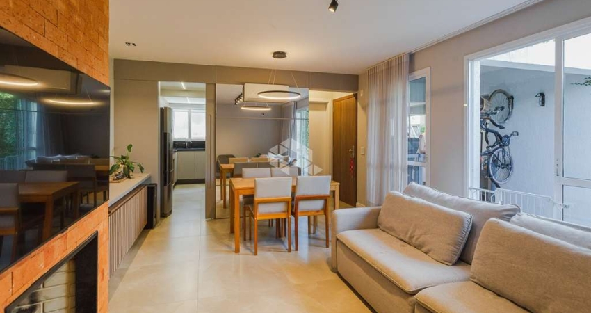 Casa em condomínio com 3 quartos (suíte) , terraço no bairro Chacara da Pedras em Porto Alegre.