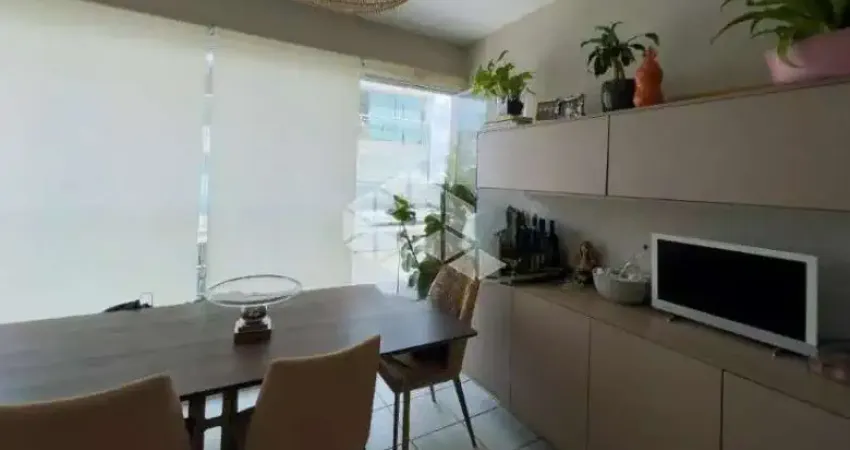 Apartamento à venda na Vila Olímpia com 72m², 2 dormitorios sendo 1 suite e 1 vaga de garagem