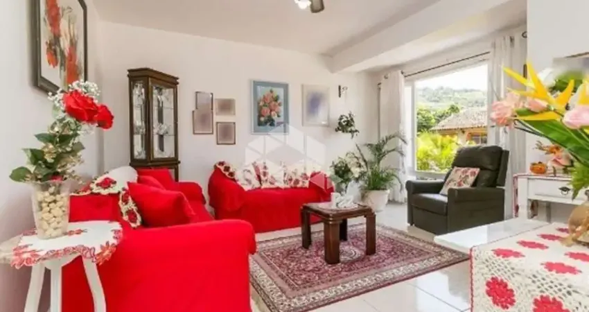 Casa em condomínio, 2 pisos, 3 dormitórios e 2 vagas