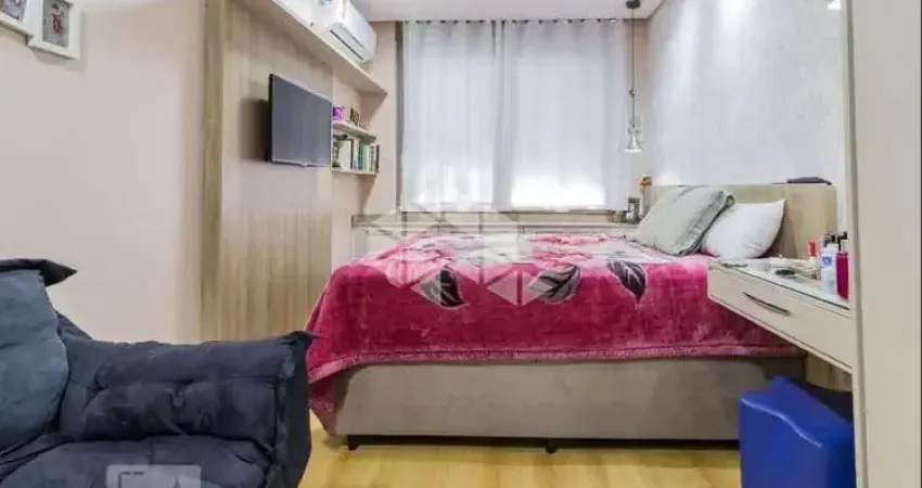 Apartamento de 3 dormitórios/quartos na Av Cavalhada em Porto Alegre-RS