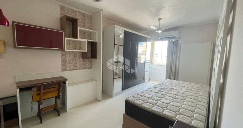 Apartamento JK com sacada à venda  no bairro Cidade Baixa