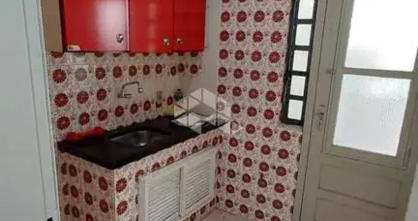 Apartamento a venda de 02 dormitórios no Centro Histórico de Porto Alegre.