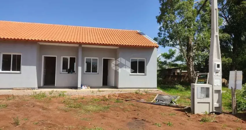 Casa à venda com 2 quartos e 1 vaga no bairro pedras brancas em guaiba