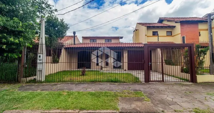 Excelente casa com 3 dormitórios no Bairro Espírito Santo, Zona Sul de Porto Alegre.