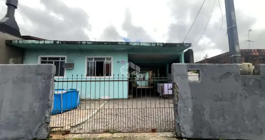 Duas casas a venda no mesmo terreno no bairro forquilhas - são josé no valor de r$ 450.000.