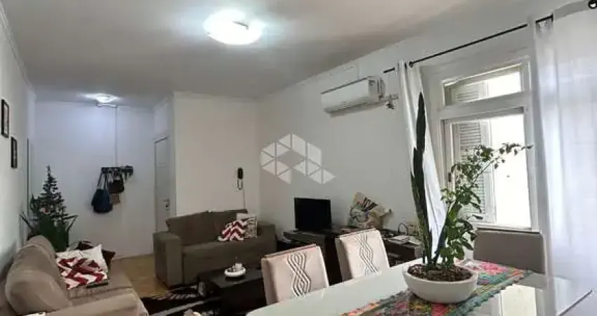 Apartamento amplo de um dormitório no coração do centro histórico.