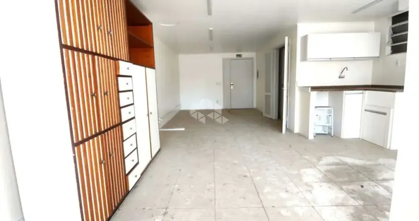 Sala comercial, 56 m² privativos,  no coração do Centro Histórico à venda por R$ 220.000,00