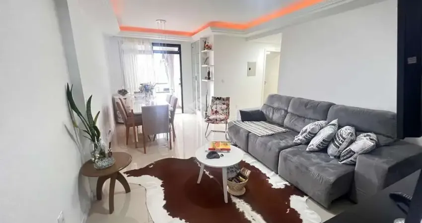 APARTAMENTO MOBILIADO COM 2 QUARTOS SENDO 1 SUÍTE 1 VAGA DE GARAGEM NO BAIRRO ESTREITO EM FLORIANÓPOLIS/SC