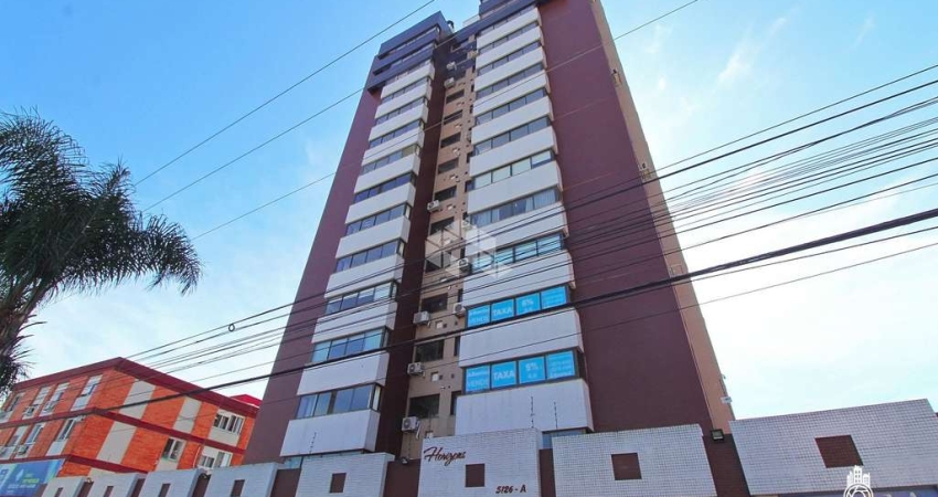 Amplo 2 dormitórios andar alto e 2 vagas no Petrópolis