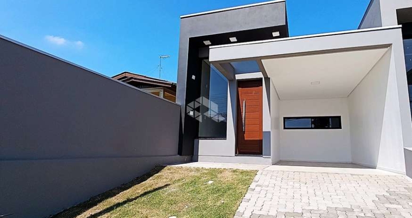 Casa geminada plana com 3 dormitórios, sendo 1 suíte com closet, sala de estar com pé direito alto, Aceita financiamento bancário e FGTS.
